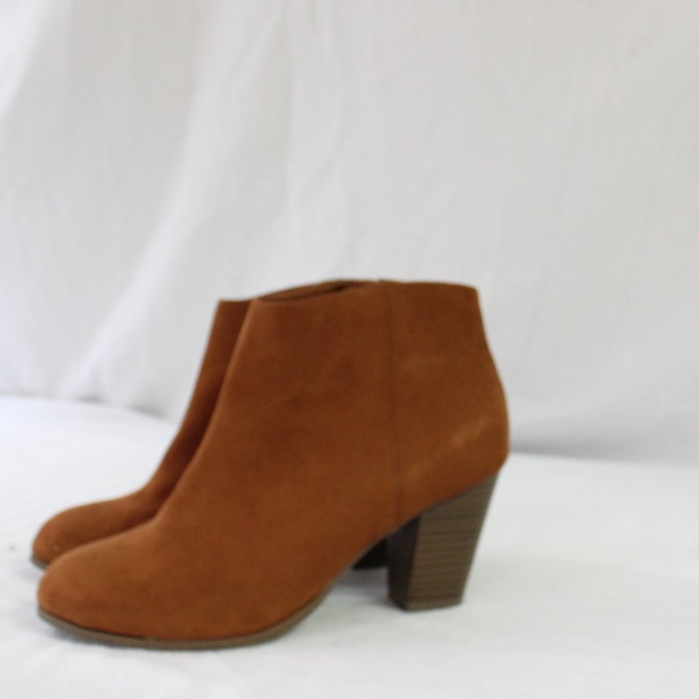 Old Navy Size 8 Heels brown shoes